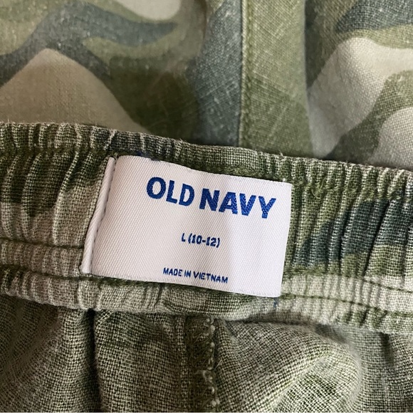 Old Navy Girl’s Camo LinenBlend Drawstring Shorts - Picture 8 of 8